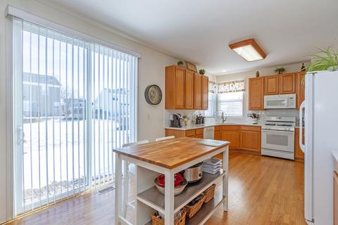 755 Red Barn Ln, Elgin, IL 60124 photo 10