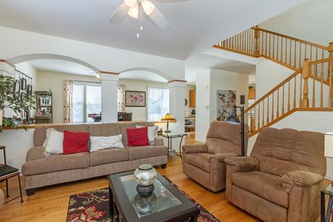 755 Red Barn Ln, Elgin, IL 60124 photo 3
