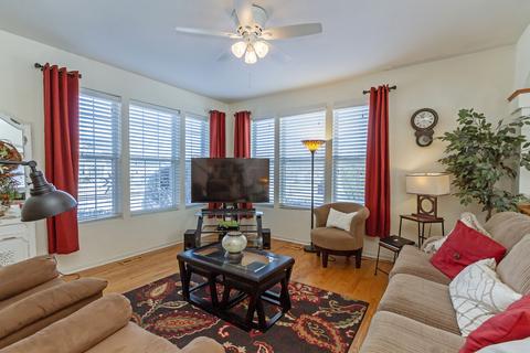 755 Red Barn Ln, Elgin, IL 60124 photo 6