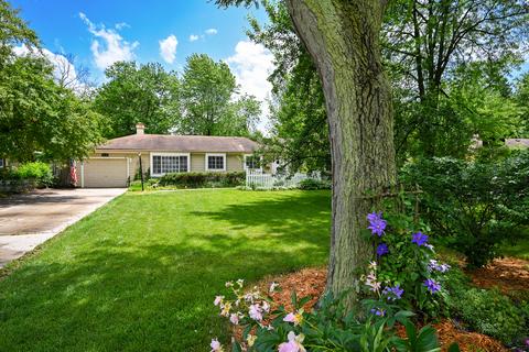 2019 Paddock Ct, Wheaton, IL 60187 photo 1