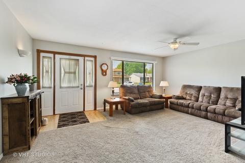 718 Coral Ave, Bartlett, IL 60103 photo 4