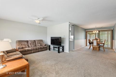 718 Coral Ave, Bartlett, IL 60103 photo 3