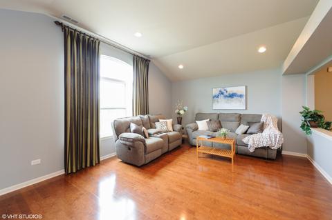1032 Draper Rd, Mchenry, IL 60050 photo 2