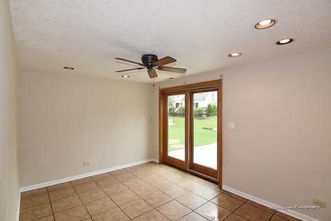 141 Mcclellan Ct, Bartlett, IL 60103 photo 17