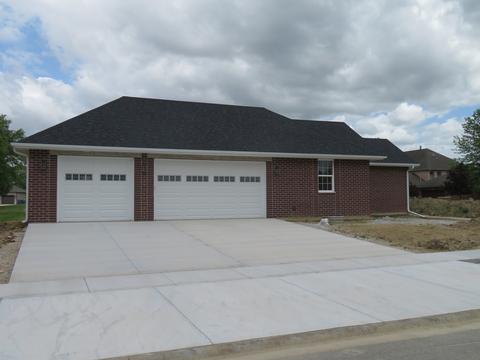 532 Edgewater Dr, Morris, IL 60450 photo 2