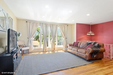 32 Redwood Trl, Wheeling, IL 60090 photo 3