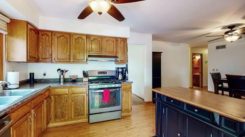 521 Longbeach Rd, Lakemoor, IL 60051 photo 10