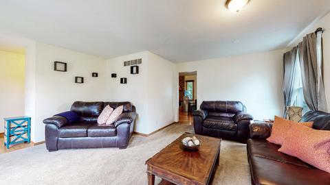 521 Longbeach Rd, Lakemoor, IL 60051 photo 8