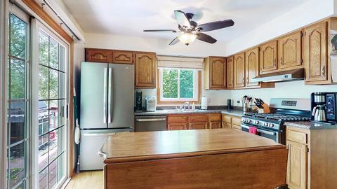 521 Longbeach Rd, Lakemoor, IL 60051 photo 9