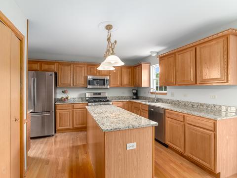 5402 Maple Glen Ct, Plainfield, IL 60586 photo 7