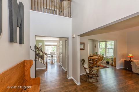 256 Fallbrook Ct, East Dundee, IL 60118 photo 2
