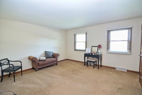 38 W663 Hopps Rd, Elgin, IL 60124 photo 24