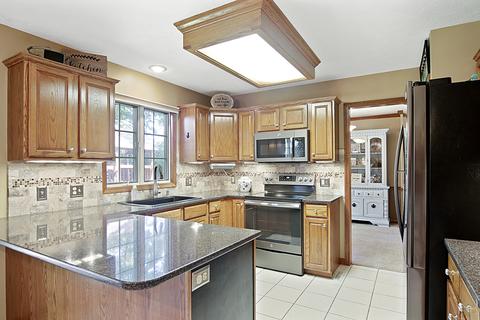 306 Wildberry Dr, Normal, IL 61761 photo 9