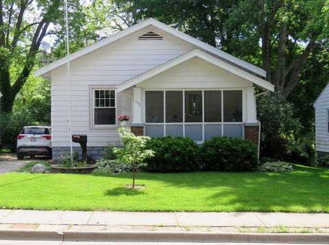 1306 S Linden St, Normal, IL 61761 photo 2