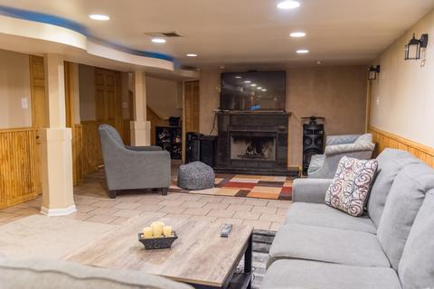 293 Center Ave, Wheeling, IL 60090 photo 9