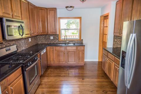293 Center Ave, Wheeling, IL 60090 photo 3