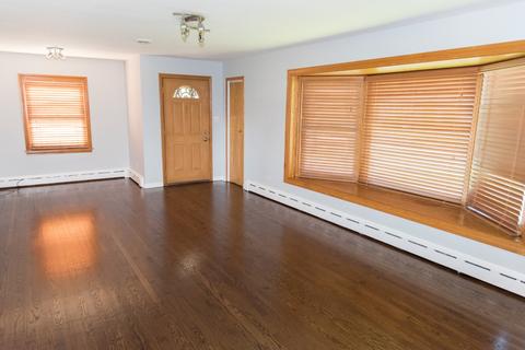 293 Center Ave, Wheeling, IL 60090 photo 2