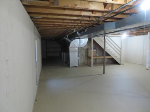 314 High Point Dr, Lindenhurst, IL 60046 photo 9
