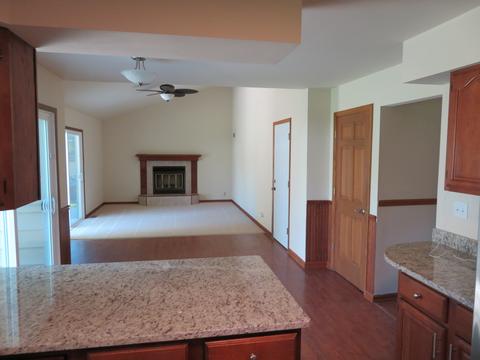 314 High Point Dr, Lindenhurst, IL 60046 photo 8