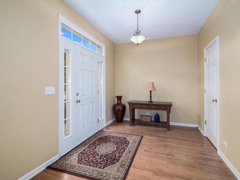 3009 Cookson Ave, Elgin, IL 60124 photo 2