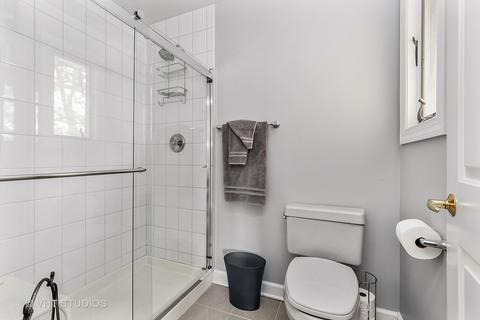 320 Forestway Dr, Northbrook, IL 60062 photo 8