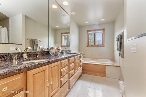 320 Forestway Dr, Northbrook, IL 60062 photo 9