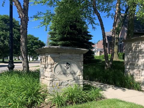 2758 Summit Dr, Glenview, IL 60025 photo 2