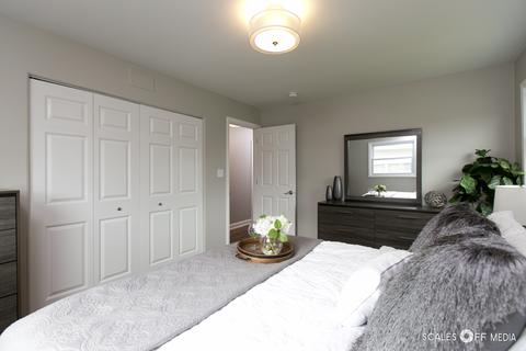 756 Polynesian Dr, Des Plaines, IL 60016 photo 23