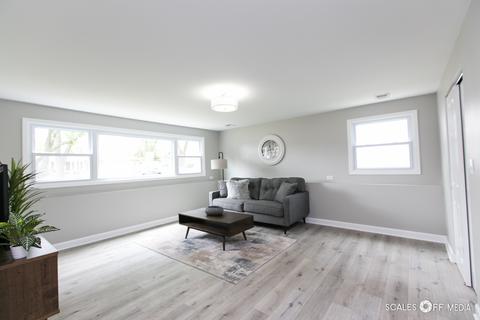 756 Polynesian Dr, Des Plaines, IL 60016 photo 7