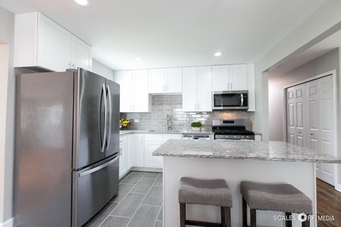 756 Polynesian Dr, Des Plaines, IL 60016 photo 14