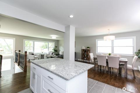 756 Polynesian Dr, Des Plaines, IL 60016 photo 4