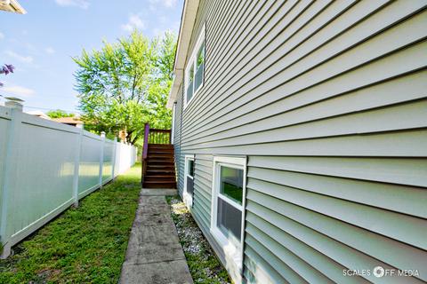 756 Polynesian Dr, Des Plaines, IL 60016 photo 31