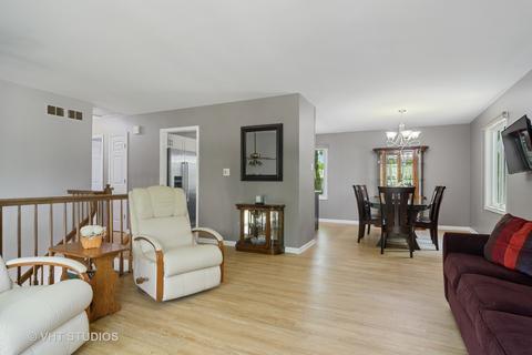 1405 Meyer Rd, Hoffman Estates, IL 60169 photo 4
