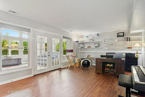 1405 Meyer Rd, Hoffman Estates, IL 60169 photo 9