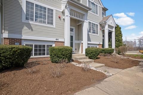 44 Cherbourg Ct, Wheeling, IL 60090 photo 2