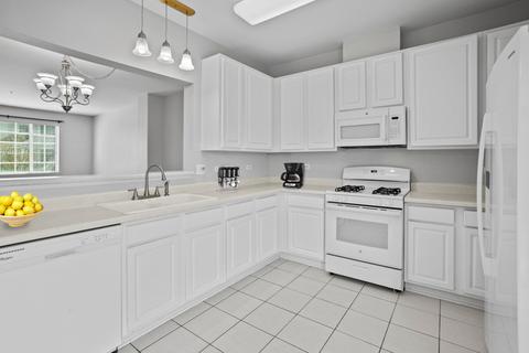 44 Cherbourg Ct, Wheeling, IL 60090 photo 7