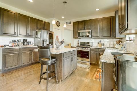 5824 Chatham Dr, Hoffman Estates, IL 60192 photo 6