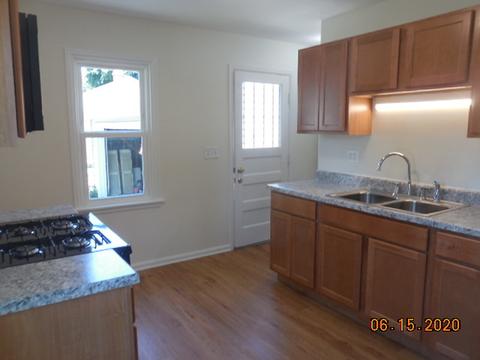 700 Bent St, Elgin, IL 60120 photo 5