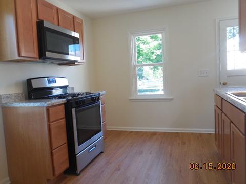 700 Bent St, Elgin, IL 60120 photo 6