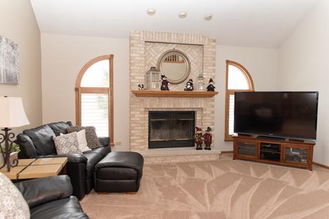 365 E Pine Meadow Ct, Morris, IL 60450 photo 4
