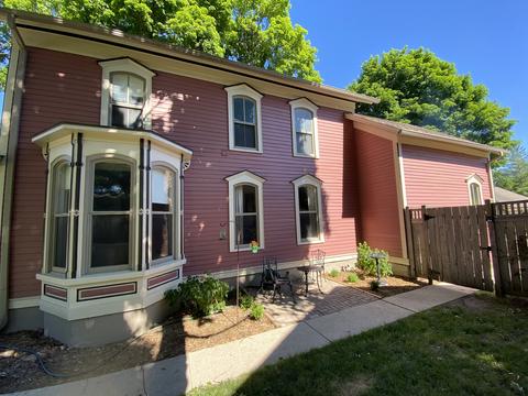 463 E Chicago St, Elgin, IL 60120 photo 4