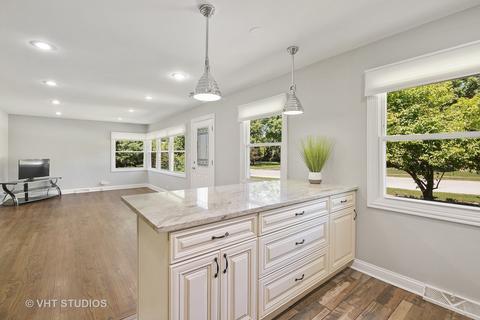 2009 Milton Ave, Northbrook, IL 60062 photo 6
