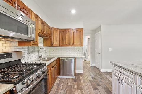 2009 Milton Ave, Northbrook, IL 60062 photo 5