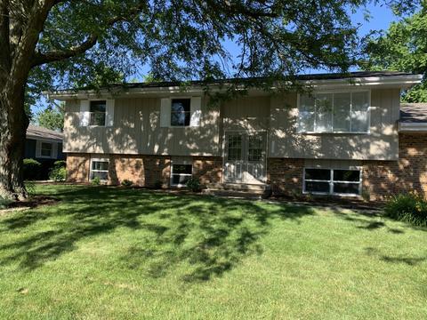 116 S Devonshire Dr, Bloomington, IL 61704 photo 1