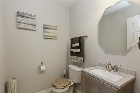 4022 Pompton Ct, Elgin, IL 60124 photo 4
