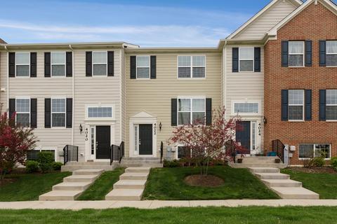 4022 Pompton Ct, Elgin, IL 60124 photo 1