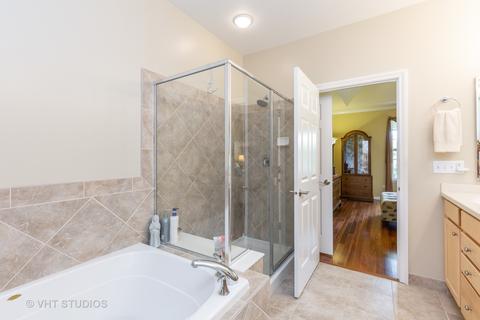 1002 Pinehurst Ct, Elgin, IL 60124 photo 13