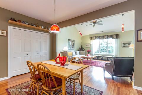 1002 Pinehurst Ct, Elgin, IL 60124 photo 8