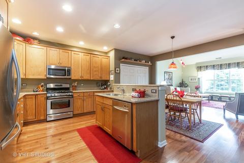 1002 Pinehurst Ct, Elgin, IL 60124 photo 7