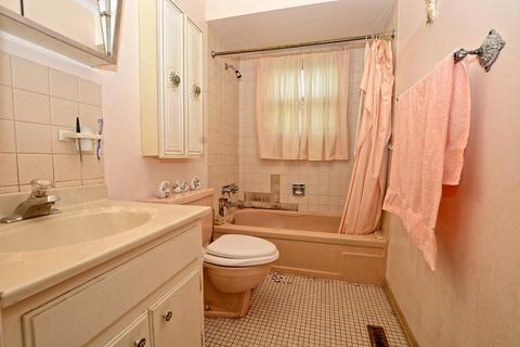 5706 Albert Dr, Oak Forest, IL 60452 photo 13